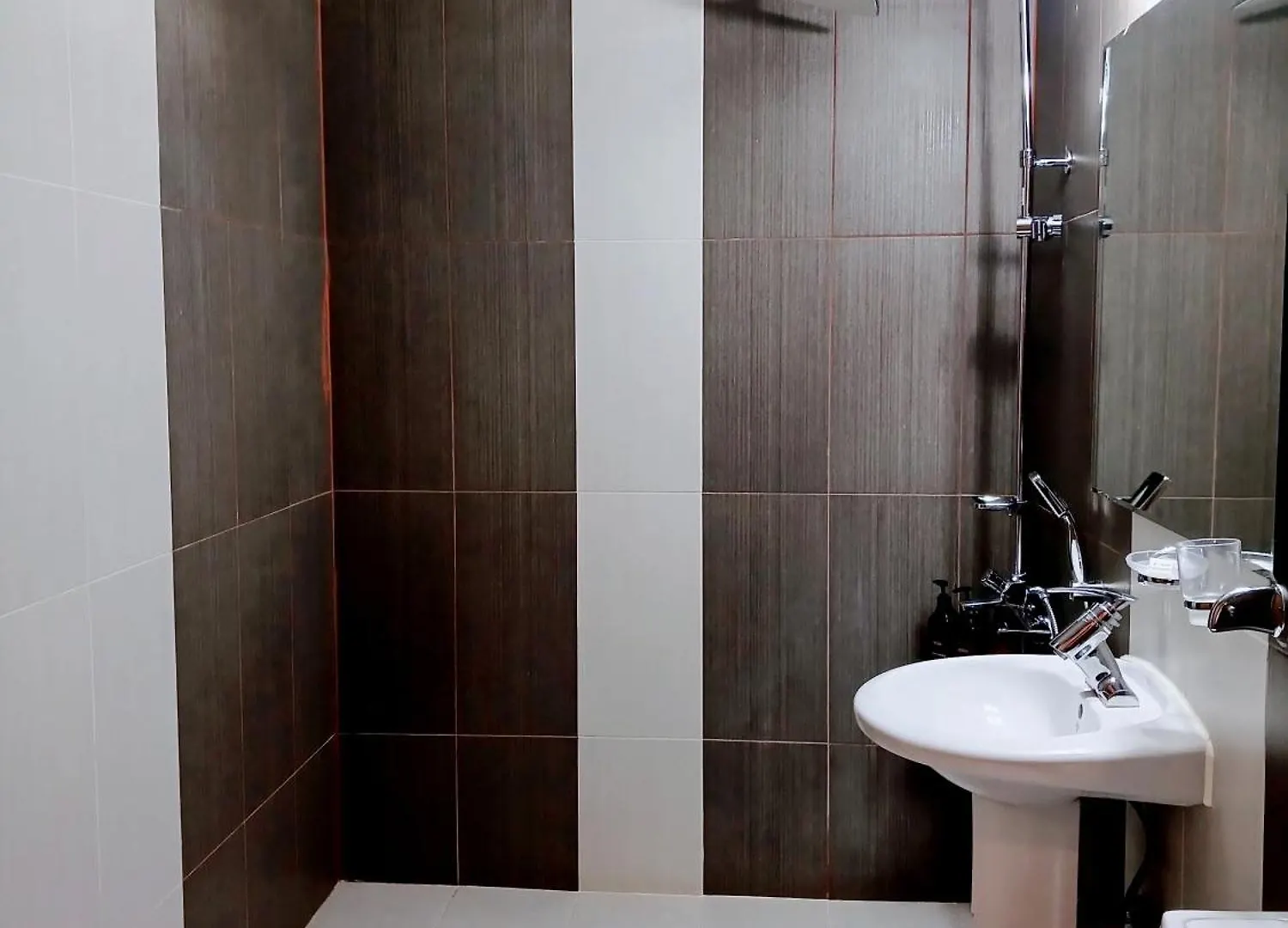 Freshia Hotel Incheon 2*,  Korsel